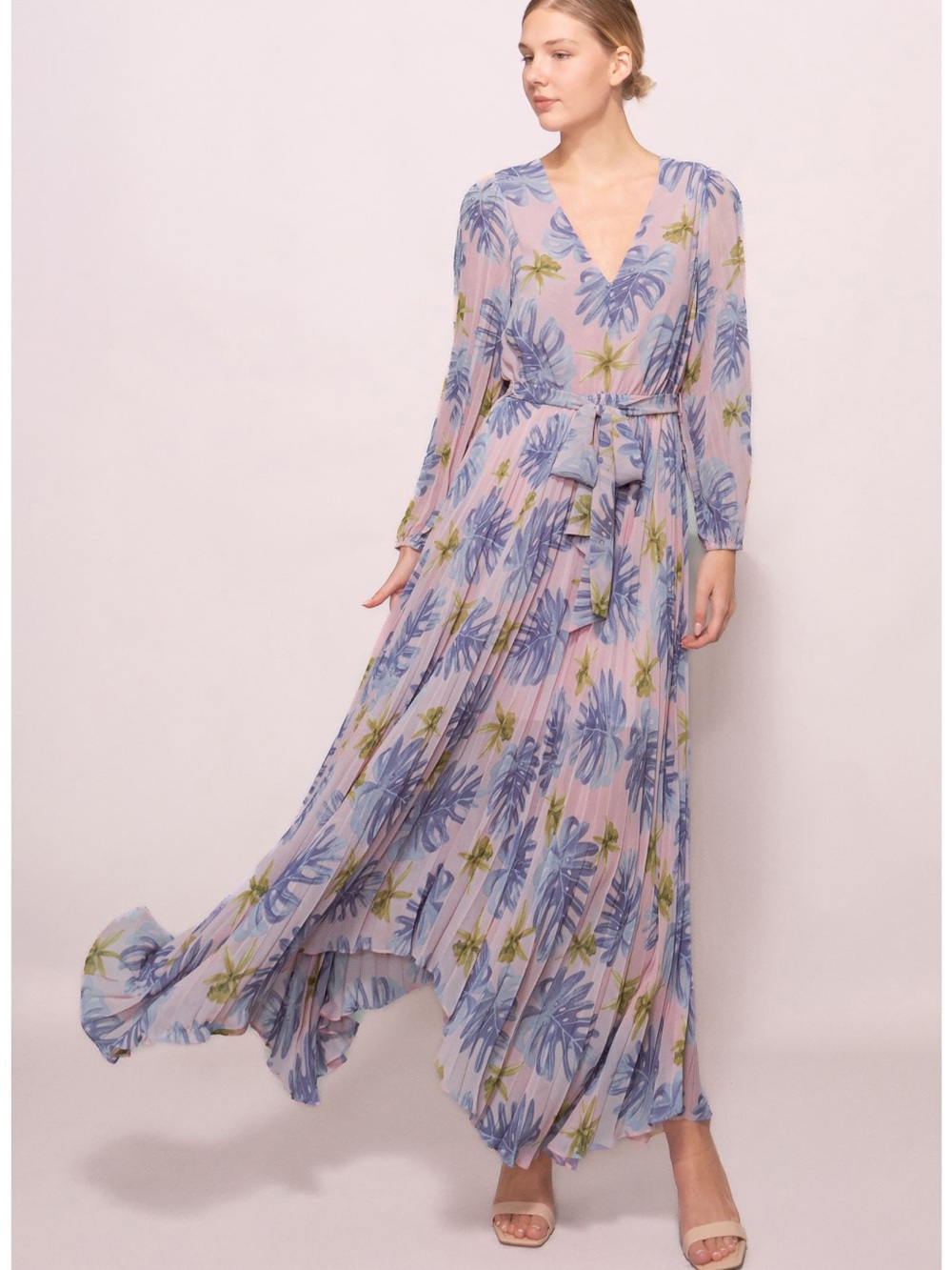 MELLODAY Lavender Maxi Dress with Blue Floral Print